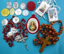 Vintage To Now Religious Catholic Lot Medals Rosaries Mary Jesus Preowned Items