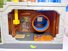 Vintage Teenage Mutant Ninja Turtles TMNT Sewer Lair Playset 1989 with 3 Figures