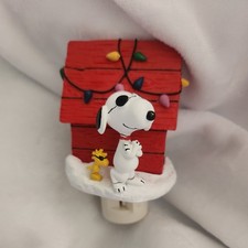 Peanuts 4.25 Inch Tall Snoopy Joe Cool Night Light Christmas Doghouse