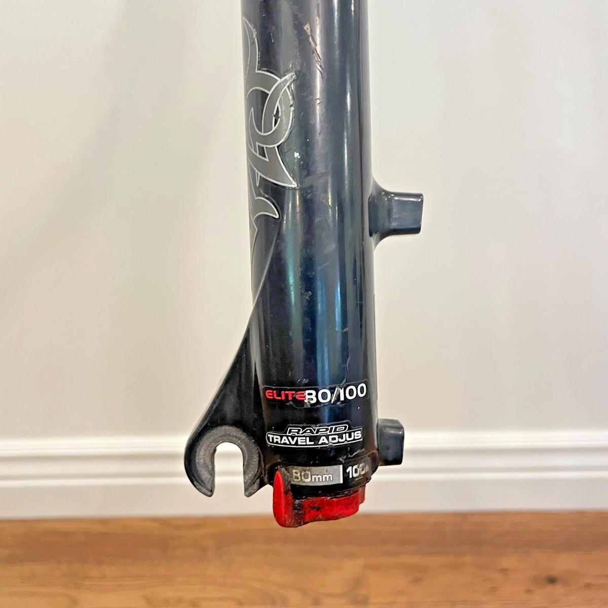 マニトウ　ブラックエリート100/120㎜可変式　 MANITOU BLACK Vintage Manitou Black Elite Fork 1 1/8
