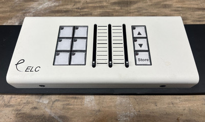 ELC Lighting AC612XUBF 8x 512 DMX Controller mit Fadern 19'' Rack Panel Mount DEFEKT