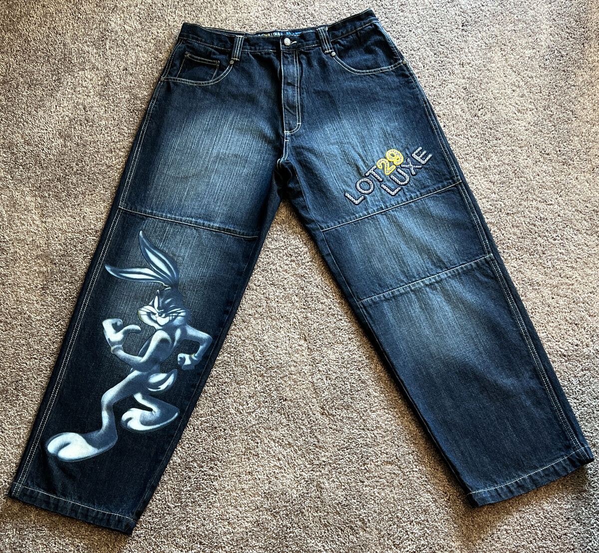 VTG Lot 29 Luxe Baggy Jeans Dark Blue Denim With Bugs Bunny VTG Lot 29 Luxe Baggy Jeans Dark Blue Denim With Bugs Bunny