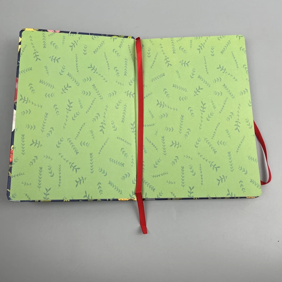 Flower Print Journal With A Stomper And A Band To Close - Image 4 of 4