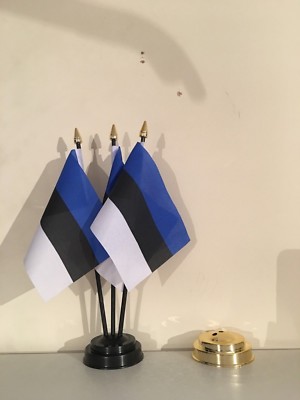 ESTLAND TISCHFAHNE SET 3 Fahnen und Sockel