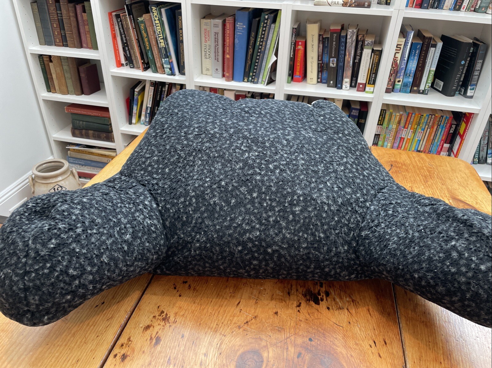 Room Essentials Bed Rest Sherpa -Husband