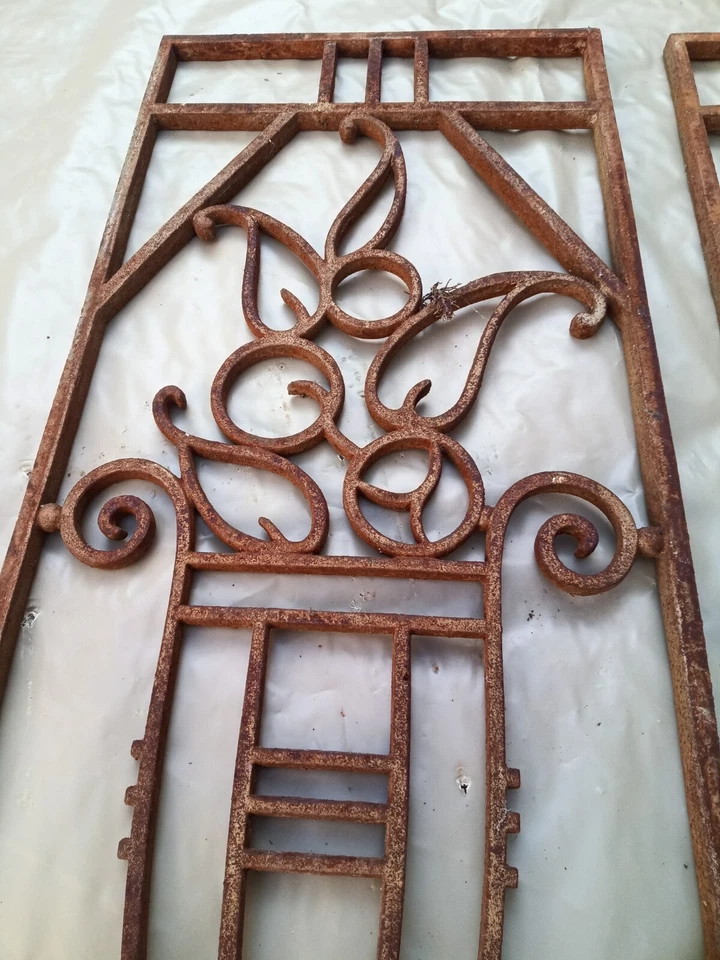 85 x 32 cm - Paire d'anciennes grilles de porte, en fonte, art déco - Photo 4/4