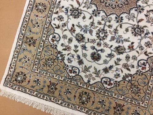 2'.8" X 4'.2" Ivory Beige Fine Floral Oriental Area Rug Hand Knotted Wool & Silk - Picture 3 of 12