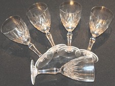 Oneida Lucia Set Of Five Crystal Wine Glasses