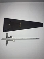 Mitutoyo Vernier Depth Gage 0-200mm / 0.02 Adjustment Japan - with Case