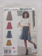 S8220 Simplicity Pattern Skirts with Contrast...