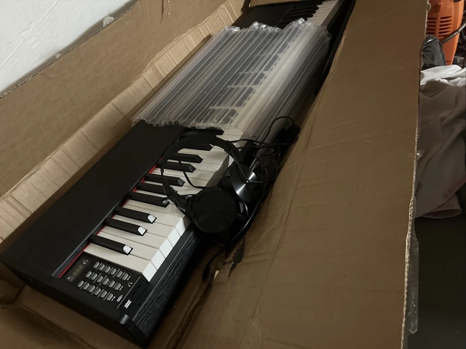 VEVOR Pianoforte Digitale con 88 Tasti Pesati con Pedale Sustain Altoparlanti - Immagine 2 di 2