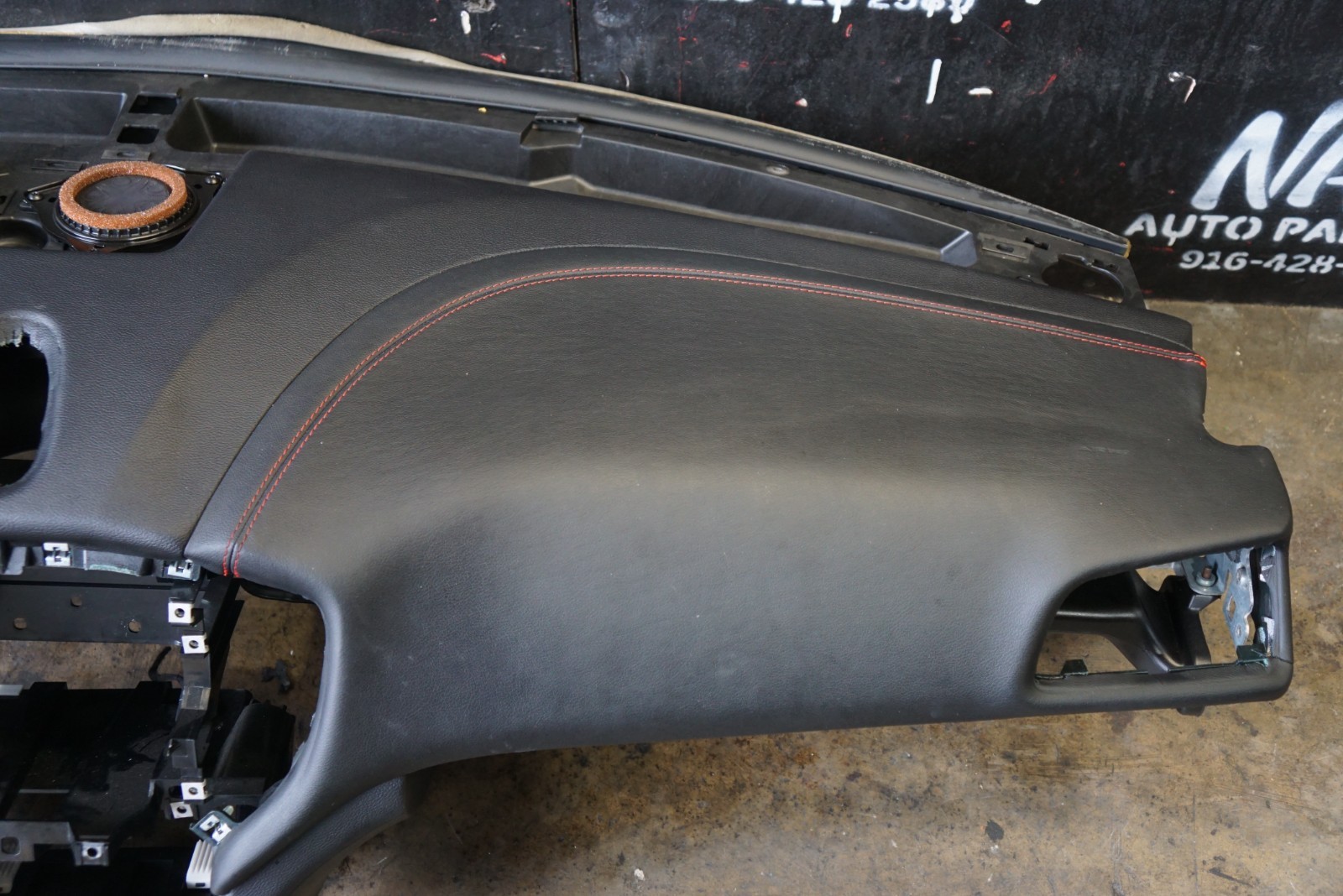 Maserati Ghibli S Q4 2014-2020 Front Dashboard panel Red