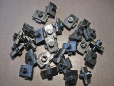 25 pcs NORS quarter panel & door moulding clips fits 1963 Plymouth 