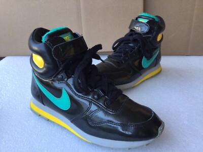 Womens Sample Prototype Nike Snow Waffle II 2 Sz. 7 311854-031 Black Yellow