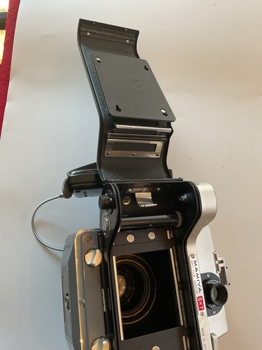 MAMIYA 23 STANDARD with 3 MAMIYA Sekor 90mm F/3.5, 65mm F/6.3, 150mm F/5.6 Lens - Picture 16 of 17