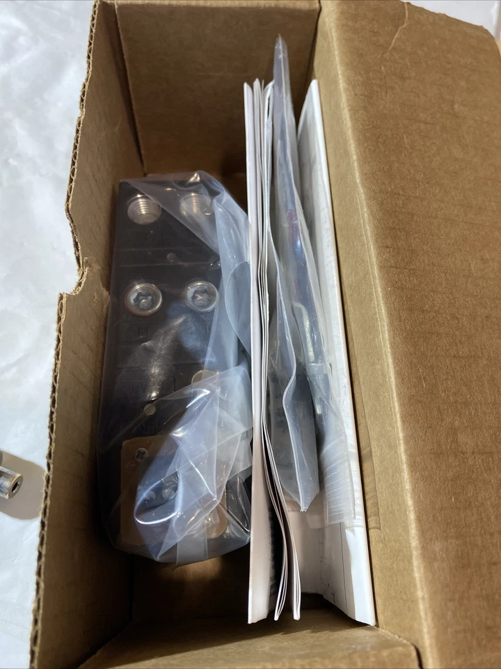 Nuevo Transductor Electro Neumático Fairchild TT6000-705 T6000 1/4" Puertos de E/S FPT Foto 2 de 4