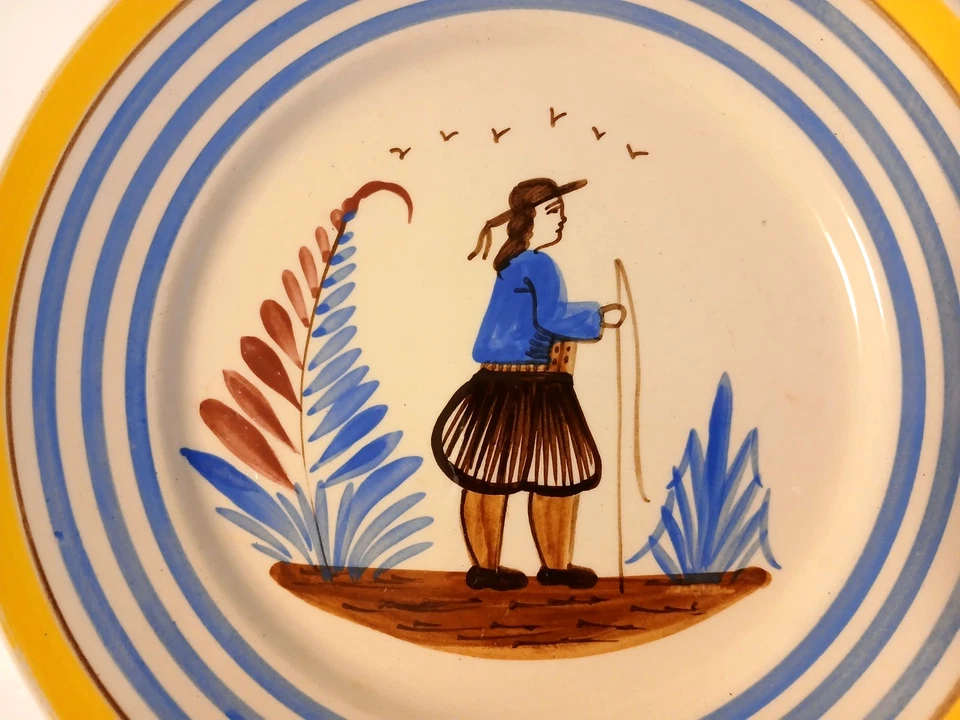 Vintage Henriot Quimper (Set of 4) Luncheon/Dinner Plates 9.5" Man/Woman France - Image 3 of 4