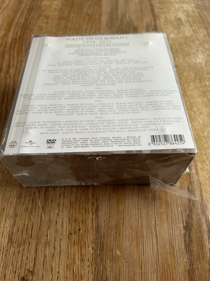 Rammstein Made in Germany 1995-2011 - Limited Super Deluxe Edition, rostende Box - Bild 2 von 4