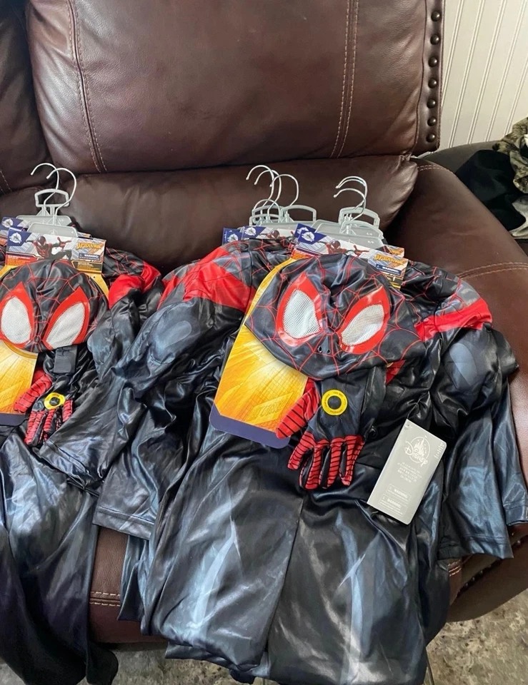 Nuevo Disney Store Marvel SpiderMan Disfraz Spider-Man Miles Morales Halloween NUEVO Foto 3 de 4