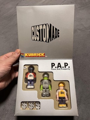 STUSSY MEDIKCOM TOY P.A.P フィギュア STUSSY MEDICOM TOY フィギュア P.A.P 箱付き ＄ - メルカリ