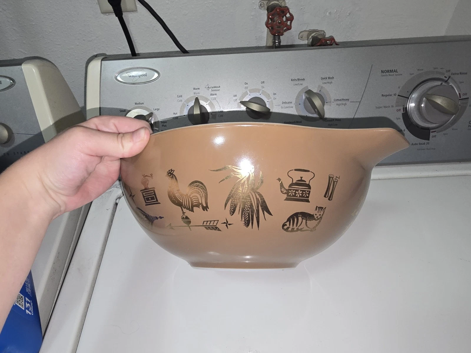 Vintage Pyrex Early Americana #442 1-1/2 Qt Cinderella Mixing Bowl Brown & Gold