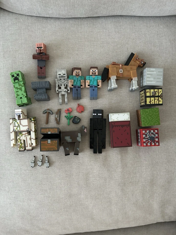 Minecraft Action Figures MASSIVE bundle 64 pieces!! Skeleton, Steve, Iron Golem  - Image 3 of 4