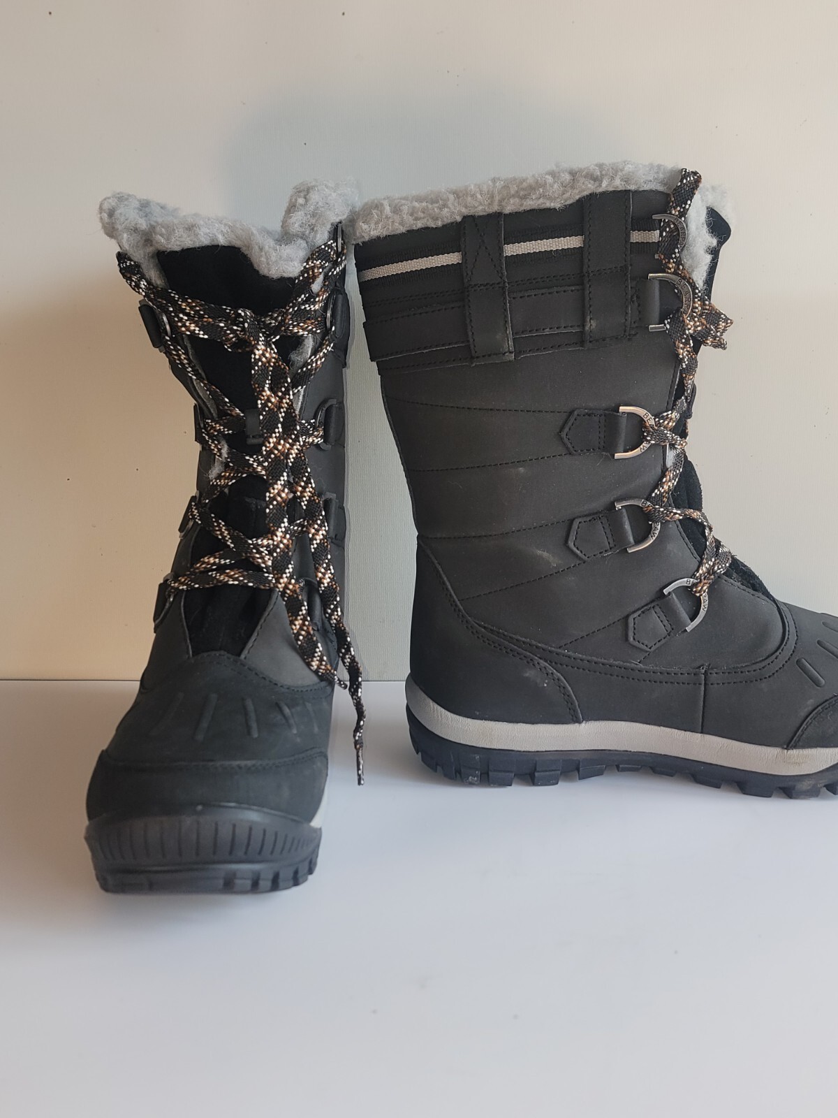 Women's Black Bearpaw Desdemona Waterproof Leather Snow Boots Size 10 Lace-Up-image