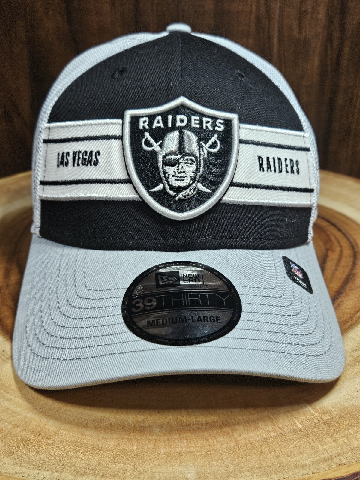 Las Vegas Raiders New Era 39Thirty Stretchfit Hat Cap Size M/L NFL Football