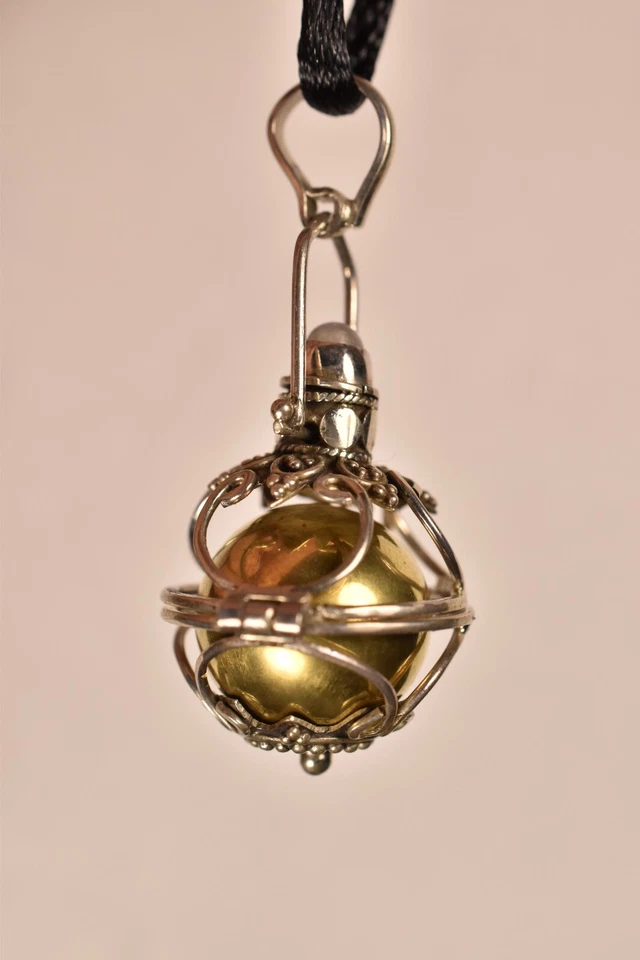 *BOLA ARMONÍA* Colgante Balinés + Medallón Jaula Timbre Piedra Lunar Simulada 7.7g Foto 4 de 4