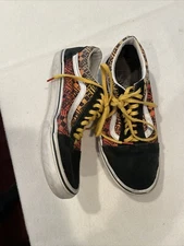 Vans Off The Wall Dwiky KA - Mens size 9.  great shape. colorful