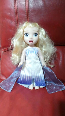 Poupée 35 cm Elsa Chantante La Reine des Neiges 2 - Photo 1/4