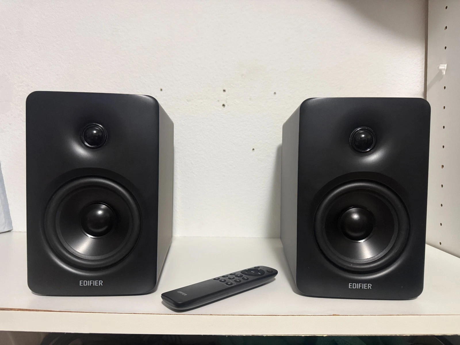 Altavoces Edifier M90 100W Bluetooth 6.0 HDMI eARC USB-C Control Remoto Negro- 2