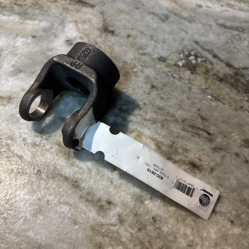 Weasler 800-0616 6 Series Setscrew Yoke Implement Yoke 1" Round Bore 1/4"