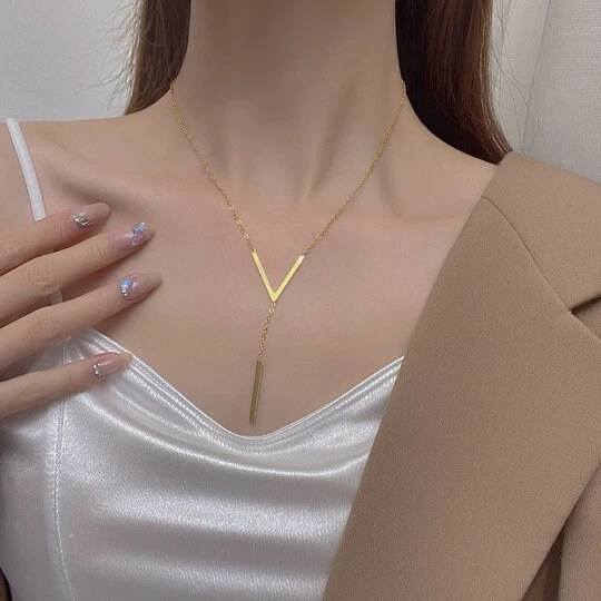 Hanging 2024 bar necklace
