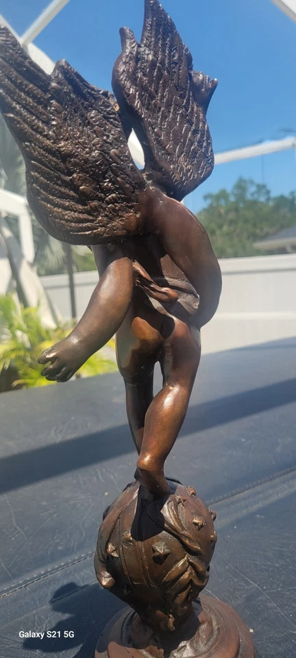 Putto de bronce Singed Gotz 18" Foto 2 de 4