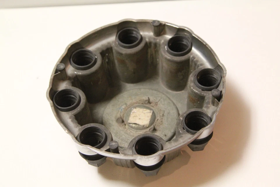 Chevrolet Silverado Saburban Yukon Avalanch 1999-2010 tapa central P/N 9597170 Foto 2 de 2