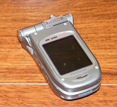 Samsung SCH A610 - Silver (Verizon) CDMA Cellular Flip Phone (No