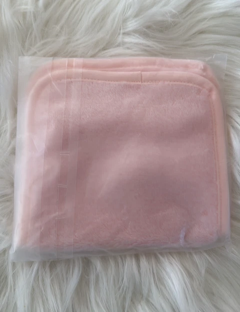 Лот из 5 розовых многоразовых полотенец для лица Darphin - Изображение 2 из 3