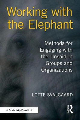 Working with the Elephant | Lotte Svalgaard | Taschenbuch | Englisch | 2025