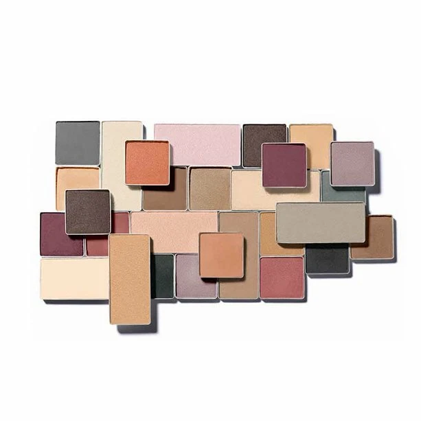 Avon mark. Supreme Eyeshadow Palette Playbook - Image 2 of 4