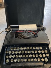 VINTAGE SMITH CORONA FLOATING SHIFT SILENT BLACK PORTABLE MANUAL TYPEWRITER thumbnail