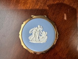 Stratton Wedgwood Compact | eBay