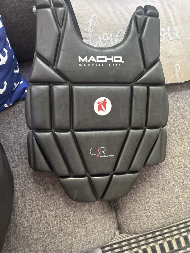 Equipo y bolsa de artes marciales Macho tamaños surtidos Foto 3 de 4
