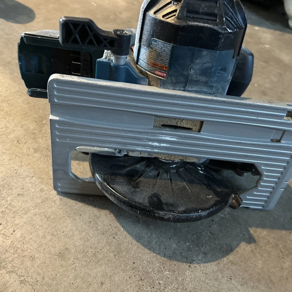 Sierra circular inalámbrica Bosch CCS180 18V 6-1/2" Foto 4 de 4