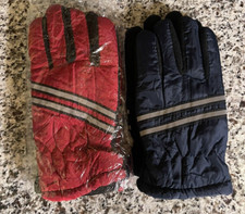 2 Pair Youth Knit Winter Gloves One Size Fits All Great For Outdoors NwOT.