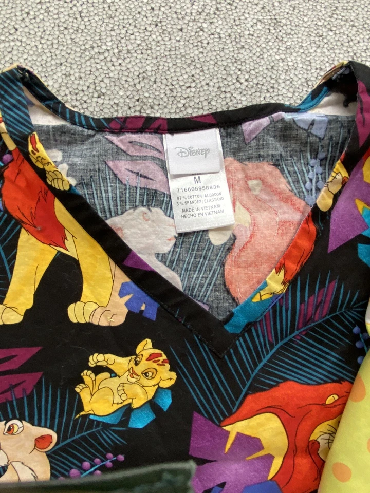 Scrubs Set Women’s M Disney Lion King Mickey Zoe Penguin Wink Black Pants Lot - Image 2 of 4