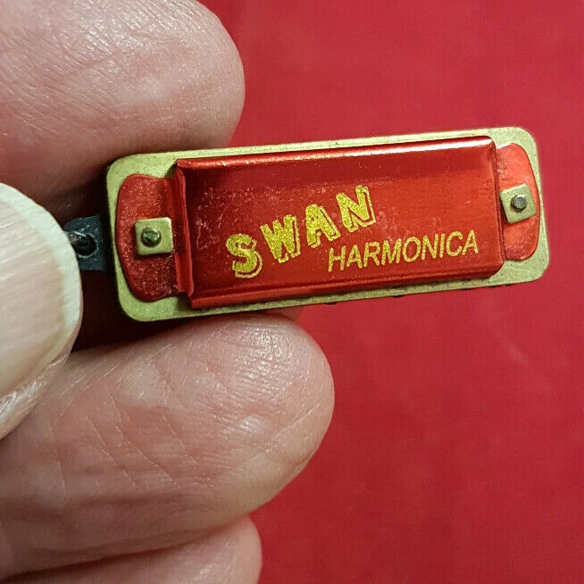 Swan Harmonica 4 Note 1 1/4" Harp on a Chain. For a Bluesman or Their Partner - Image 3 of 4