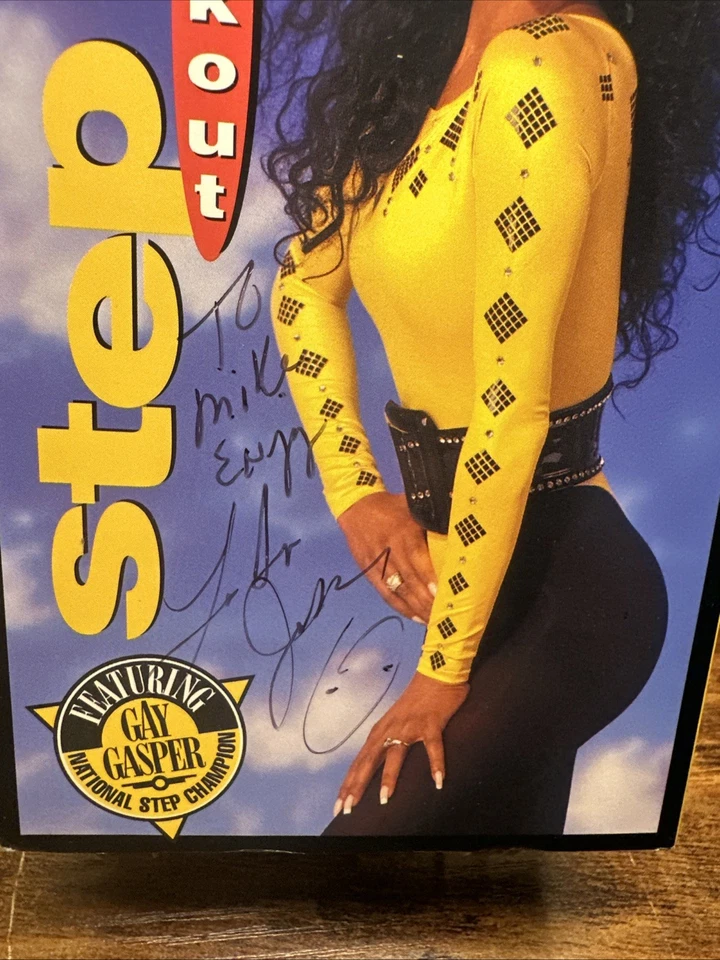 Autographed  STEP UP WORKOUT La Toya Jackson Signed VHS Parade Video 1993 - Image 2 of 4