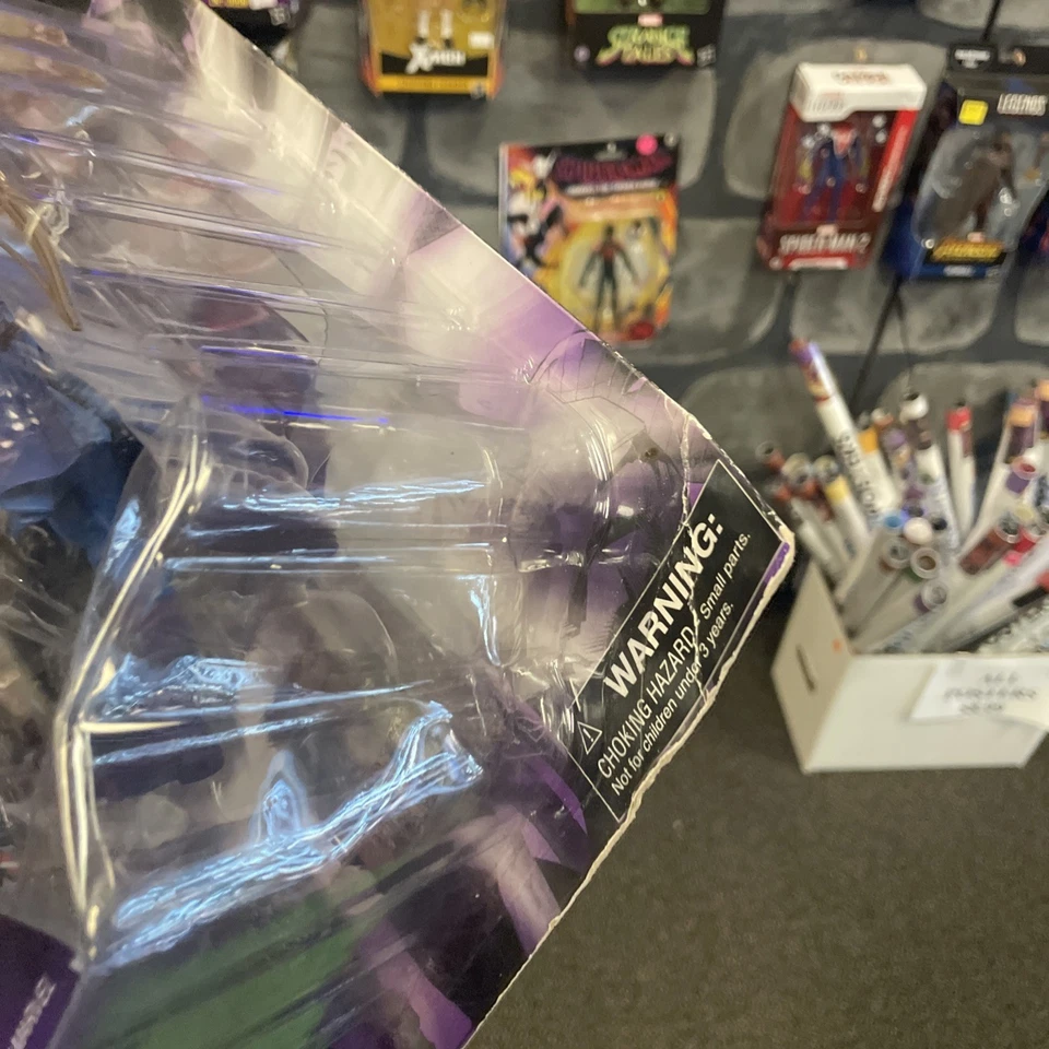 Figura de acción Marvel Diamond Select Classic Hawkeye Collector Edition NUEVA Foto 3 de 4