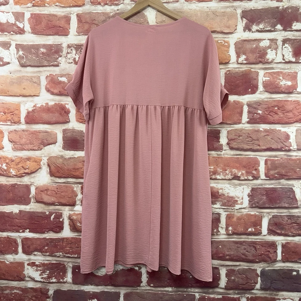 Vestido Line Up 143 Story Mujer Pequeño Rosa Informal Carrera Popover Mangas Cortas Foto 2 de 4